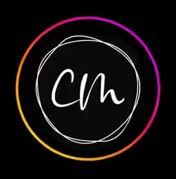 Logo de CM Centro Odontológico Avanzado sobre fondo negro con diseño circular en degradado.
